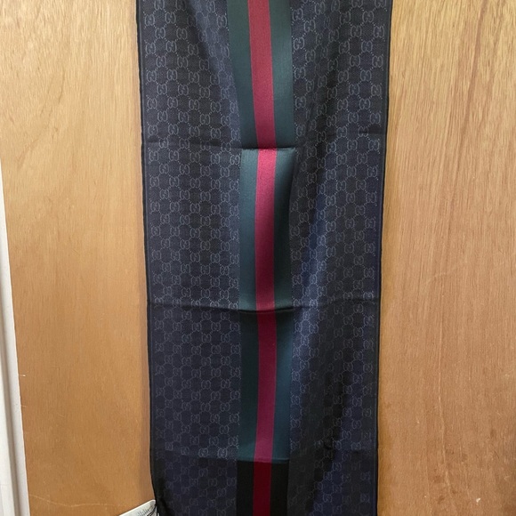 ***SOLD**Gucci 147351 Dark Grey GG  Red Green Stripe Wool Scarf Muffler - Picture 5 of 11
